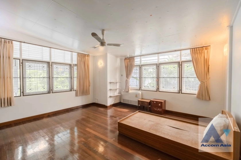 11  3 br House For Rent in Ploenchit ,Bangkok BTS Ploenchit 1713048