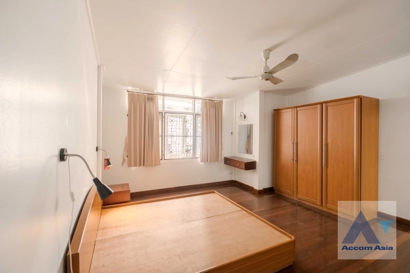 14  3 br House For Rent in Ploenchit ,Bangkok BTS Ploenchit 1713048