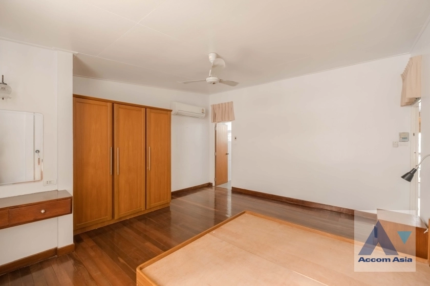 15  3 br House For Rent in Ploenchit ,Bangkok BTS Ploenchit 1713048