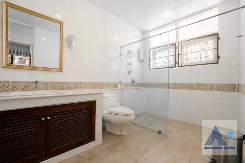 12  3 br House For Rent in Ploenchit ,Bangkok BTS Ploenchit 1713048