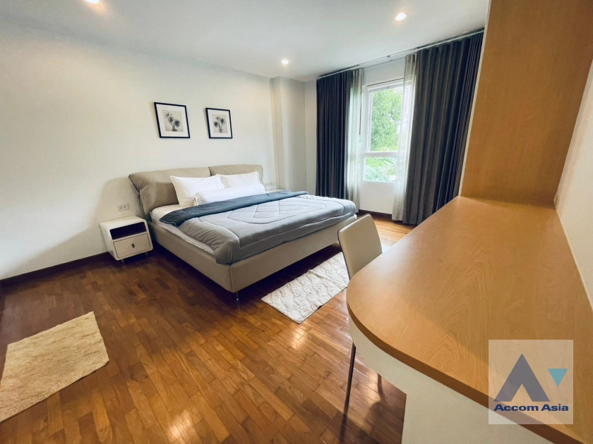 unit 1 Bedroom  Condominium For Rent in Sukhumvit, Bangkok  near BTS Nana (1513095)