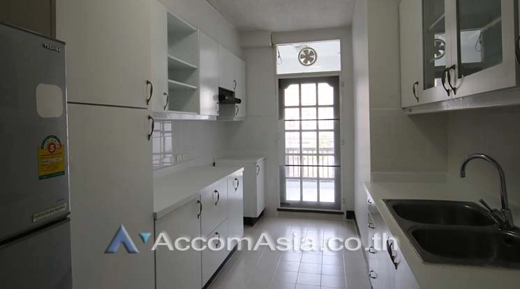 unitPet friendly |  3 Bedrooms  Apartment For Rent in Ploenchit, Bangkok  near BTS Chitlom (1413105)