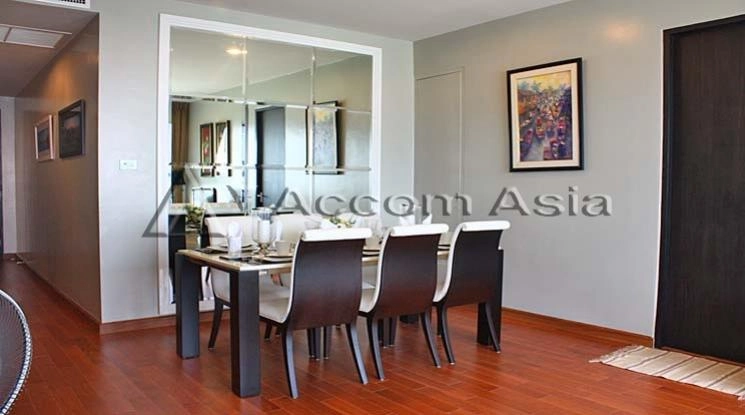 unit 2 Bedrooms  Condominium For Rent in Ploenchit, Bangkok  near BTS Chitlom (1513106)