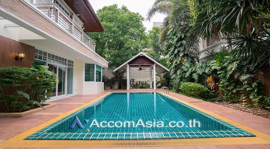 Pet friendly |  4 Bedrooms  House For Rent in Sathorn, Bangkok  near BTS Chong Nonsi (50066)