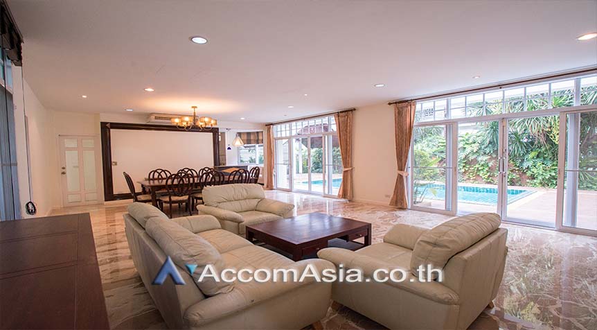 6  4 br House For Rent in Sathorn ,Bangkok BTS Chong Nonsi at Privacy House  in Compound 50066