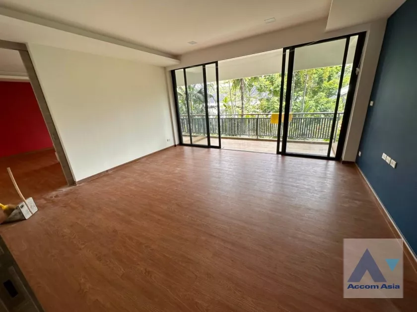 unitPet friendly |  4 Bedrooms  Apartment For Rent in Sathorn, Bangkok  near BTS Chong Nonsi (10112)