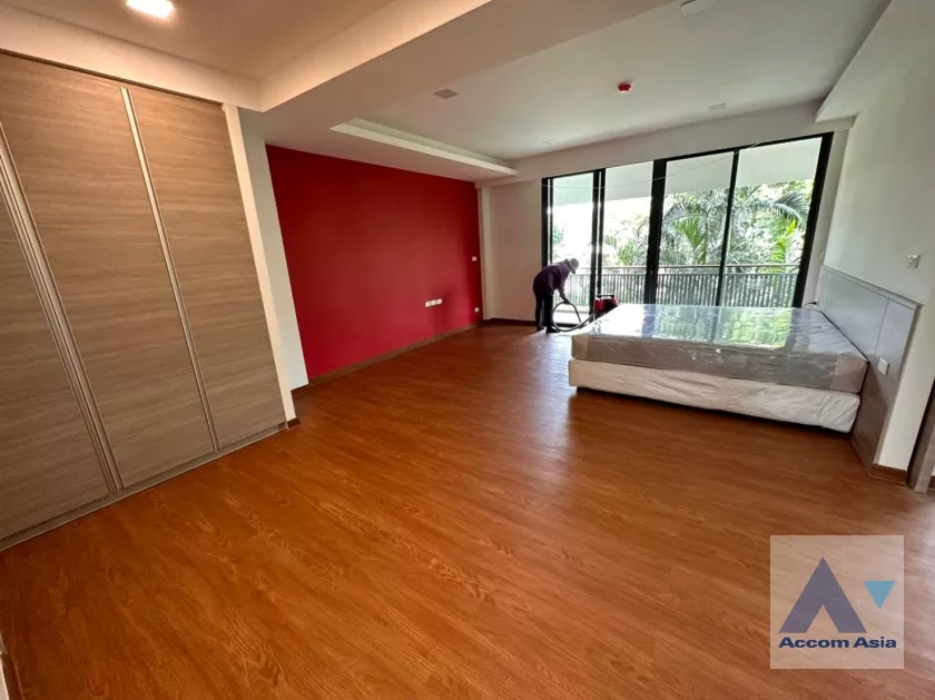 unitPet friendly |  4 Bedrooms  Apartment For Rent in Sathorn, Bangkok  near BTS Chong Nonsi (10112)