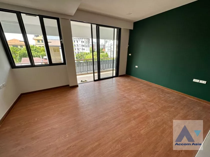 4  4 br Apartment For Rent in Sathorn ,Bangkok BTS Chong Nonsi at The Lush Greenery Residence 10112