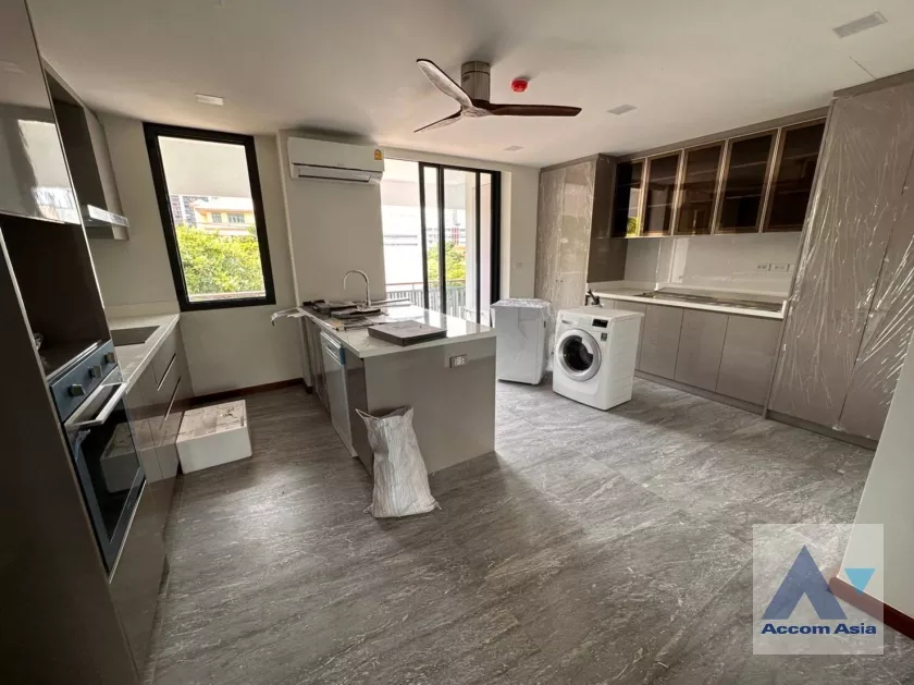 8  4 br Apartment For Rent in Sathorn ,Bangkok BTS Chong Nonsi at The Lush Greenery Residence 10112