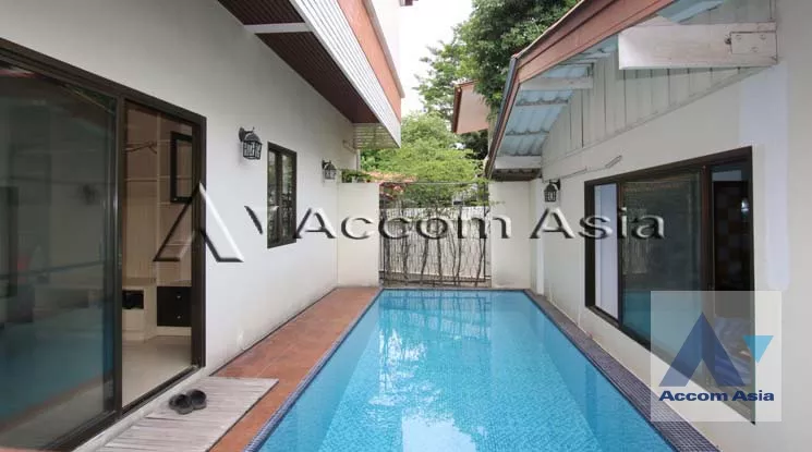 Home Office, Private Swimming Pool |  3 Bedrooms  House For Sale in Sukhumvit, Bangkok  near BTS Ekkamai (40069)