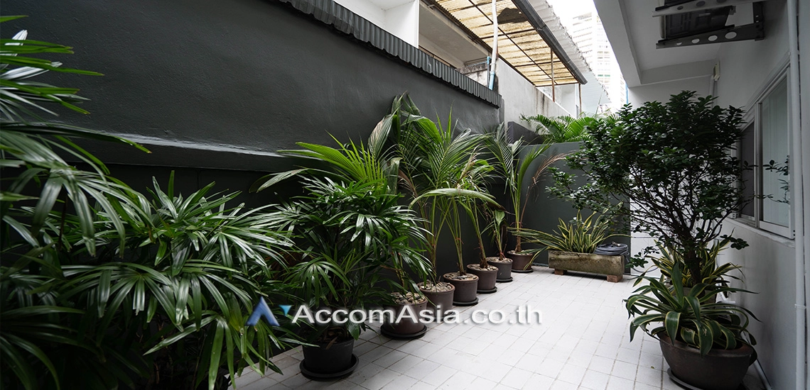 5  6 br House For Rent in Sukhumvit ,Bangkok BTS Ekkamai 2513187