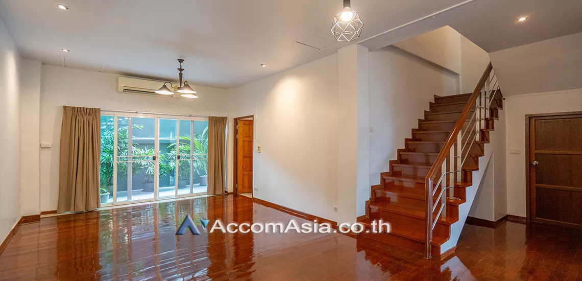 6  6 br House For Rent in sukhumvit ,Bangkok BTS Ekkamai 2513187