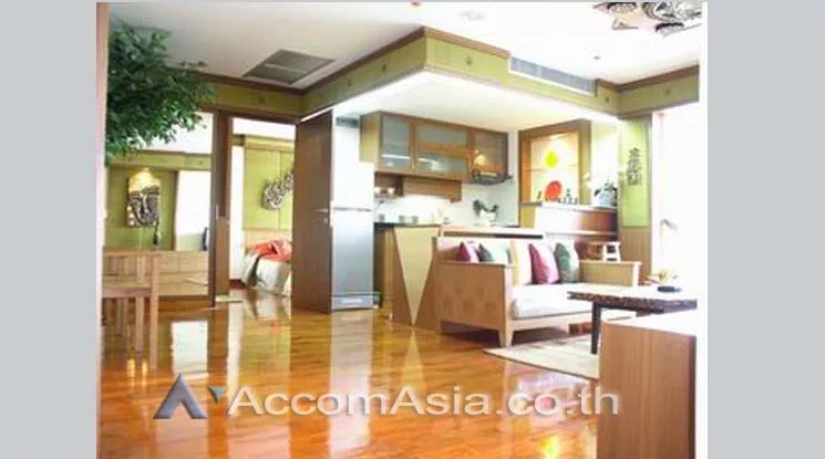  1 Bedroom  Condominium For Rent in Ploenchit, Bangkok  near BTS Chitlom (20570)