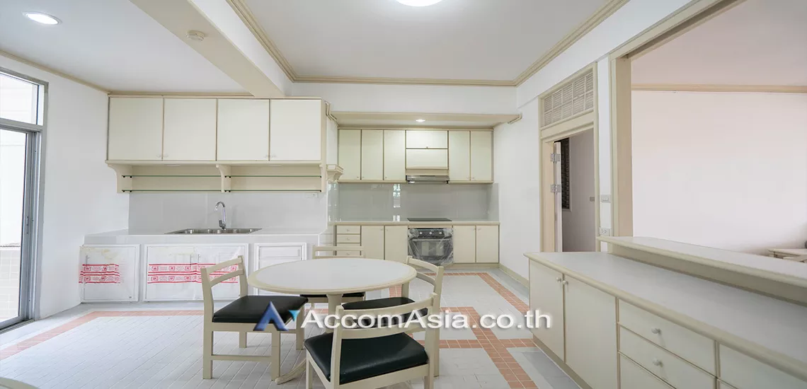 Pet friendly |  3 Bedrooms  Apartment For Rent in Sukhumvit, Bangkok  near BTS Thong Lo (1513218)