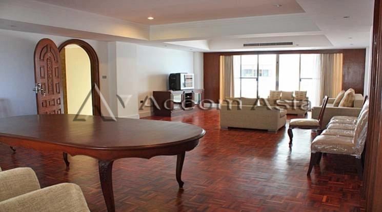unit 3 Bedrooms  Apartment For Rent in Sukhumvit, Bangkok  near BTS Phrom Phong (1413228)