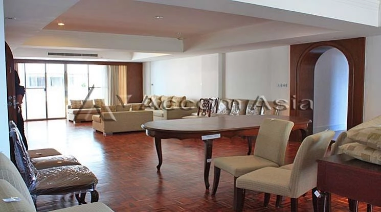 unit 3 Bedrooms  Apartment For Rent in Sukhumvit, Bangkok  near BTS Phrom Phong (1413228)