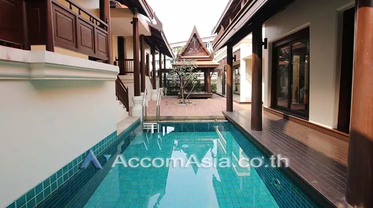 Private Swimming Pool |  4 Bedrooms  House For Rent in Sukhumvit, Bangkok  near BTS Ekkamai (50068)