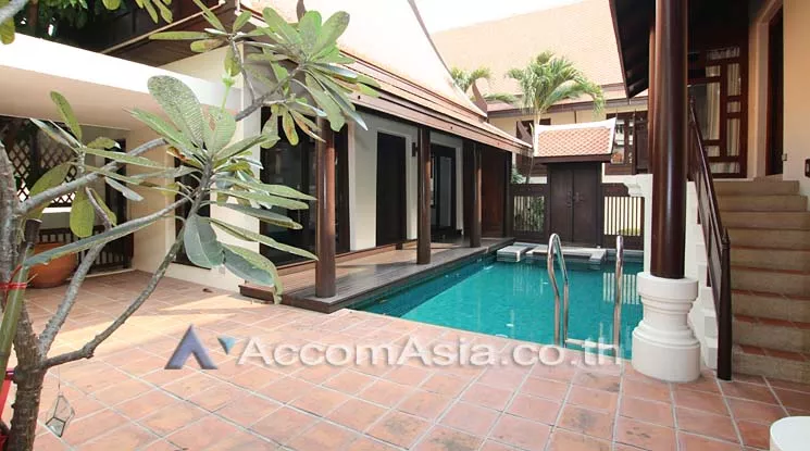 Private Swimming Pool |  4 Bedrooms  House For Rent in Sukhumvit, Bangkok  near BTS Ekkamai (50068)