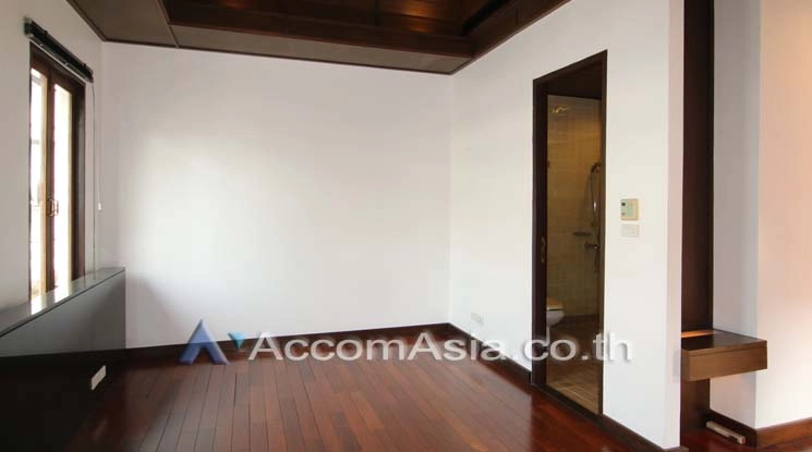 7  4 br House for rent and sale in Sukhumvit ,Bangkok BTS Ekkamai at The classical charming 50068