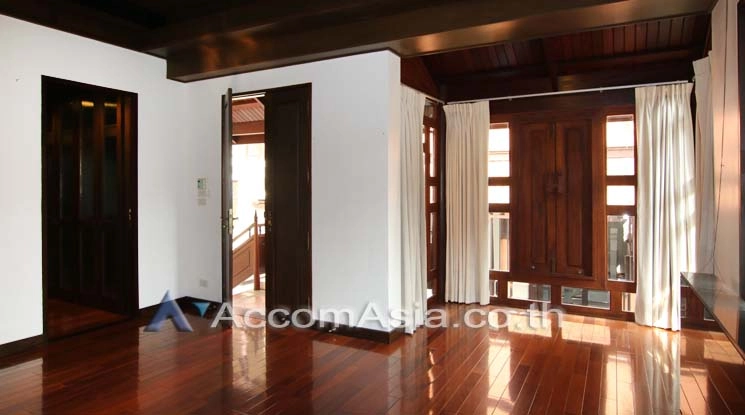 8  4 br House for rent and sale in Sukhumvit ,Bangkok BTS Ekkamai at The classical charming 50068