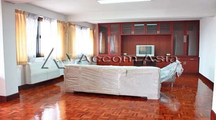 unit 3 Bedrooms  Apartment For Rent in Sukhumvit, Bangkok  near BTS Phrom Phong (1413254)