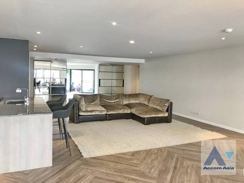 unitPet friendly |  3 Bedrooms  Apartment For Rent in Sukhumvit, Bangkok  near BTS Phrom Phong (1413264)