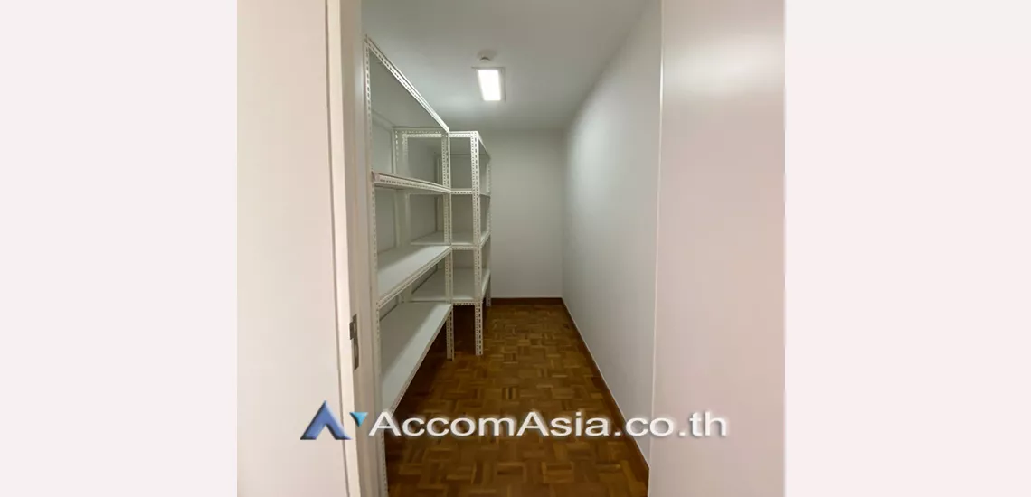 15  4 br Apartment For Rent in Sathorn ,Bangkok BTS Chong Nonsi at Low rise - Cozy Apartment 1413277