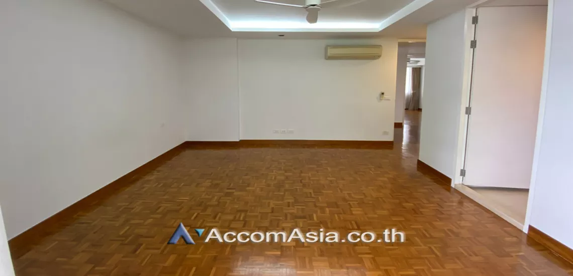 4  4 br Apartment For Rent in Sathorn ,Bangkok BTS Chong Nonsi at Cozy Low-Rise Apartment in a Premium Compound 1413277