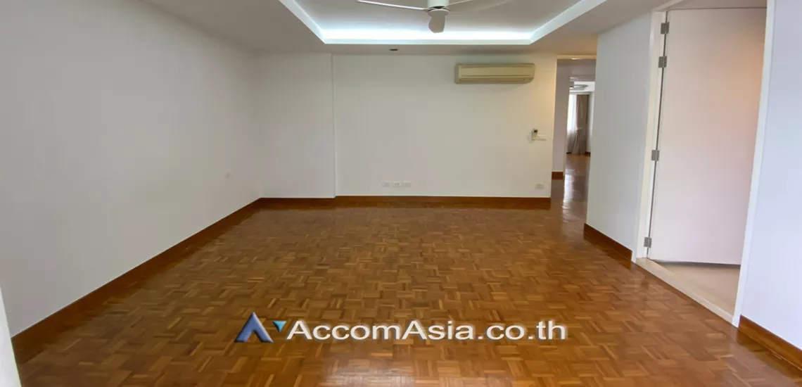 4  4 br Apartment For Rent in Sathorn ,Bangkok BTS Chong Nonsi at Low rise - Cozy Apartment 1413277