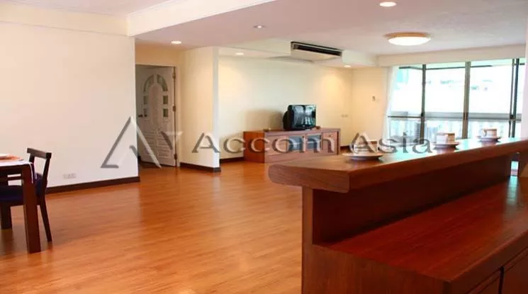 unit 3 Bedrooms  Apartment For Rent in Sukhumvit, Bangkok  near BTS Phrom Phong (10113)