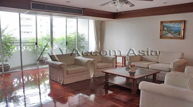unit 4 Bedrooms  Apartment For Rent in Sukhumvit, Bangkok  near BTS Asok - MRT Sukhumvit (1513313)