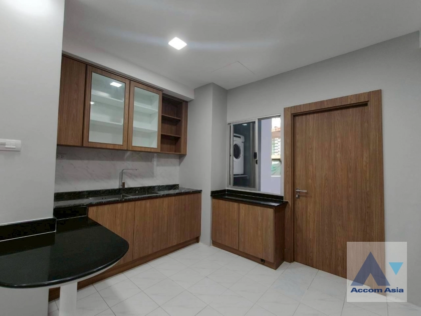 8  4 br Apartment for rent and sale in Sukhumvit ,Bangkok BTS Asok - MRT Sukhumvit at Newly renovated modern style living place 1413314