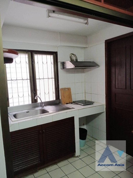 7  7 br Townhouse for rent and sale in Sukhumvit ,Bangkok BTS Ekkamai 2513324