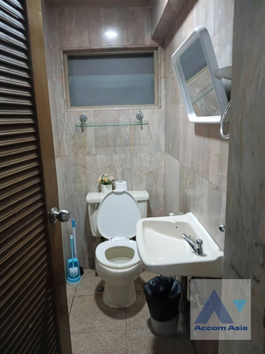 25  7 br Townhouse for rent and sale in Sukhumvit ,Bangkok BTS Ekkamai 2513324