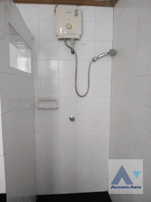 23  7 br Townhouse for rent and sale in Sukhumvit ,Bangkok BTS Ekkamai 2513324