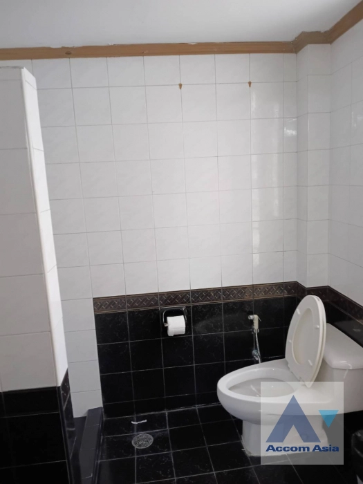 26  7 br Townhouse for rent and sale in Sukhumvit ,Bangkok BTS Ekkamai 2513324