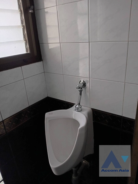 27  7 br Townhouse for rent and sale in Sukhumvit ,Bangkok BTS Ekkamai 2513324