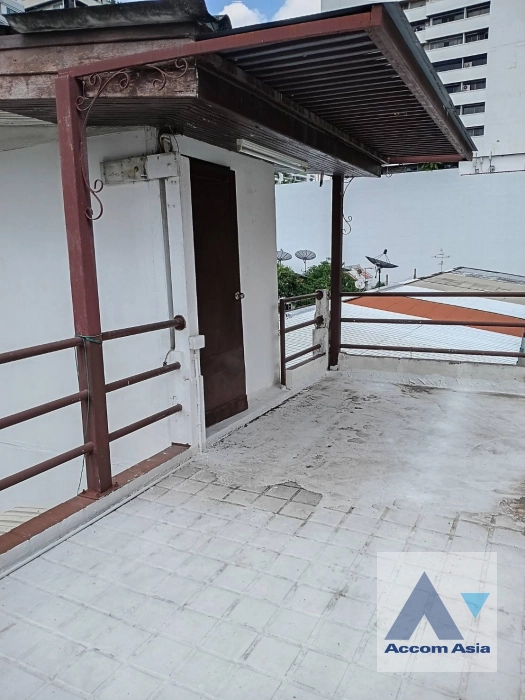 37  7 br Townhouse for rent and sale in Sukhumvit ,Bangkok BTS Ekkamai 2513324