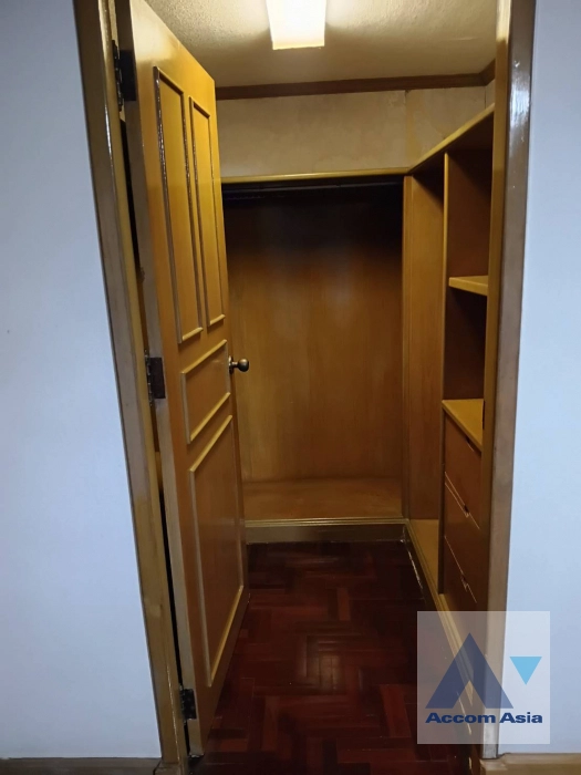 21  7 br Townhouse for rent and sale in Sukhumvit ,Bangkok BTS Ekkamai 2513324