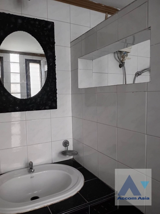 22  7 br Townhouse for rent and sale in Sukhumvit ,Bangkok BTS Ekkamai 2513324