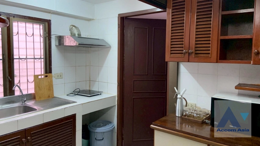 5  7 br Townhouse for rent and sale in Sukhumvit ,Bangkok BTS Ekkamai 2513324