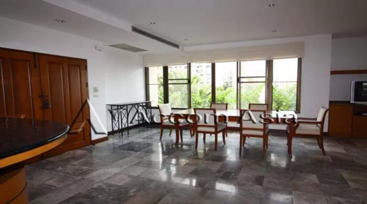 unit 3 Bedrooms  Apartment For Rent in Sukhumvit, Bangkok  near BTS Phrom Phong (1413346)