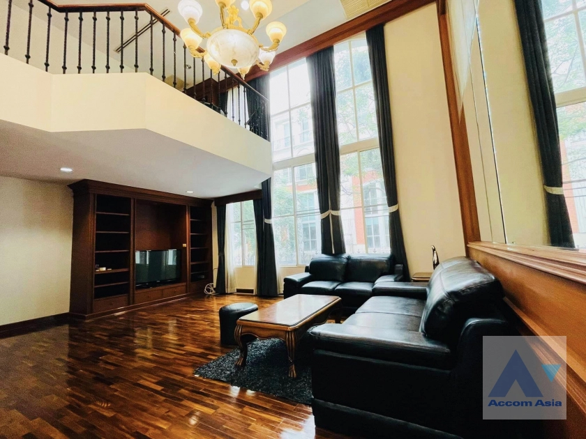 unitPet friendly |  4 Bedrooms  House For Rent in Sukhumvit, Bangkok  near BTS Thong Lo (1813373)