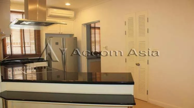 6  5 br House for rent and sale in Pattanakarn ,Bangkok  at Peaceful compound 1713394