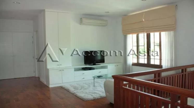 7  5 br House for rent and sale in Pattanakarn ,Bangkok  at Peaceful compound 1713394