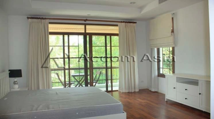 8  4 br House for rent and sale in Pattanakarn ,Bangkok  at Peaceful compound 1713394