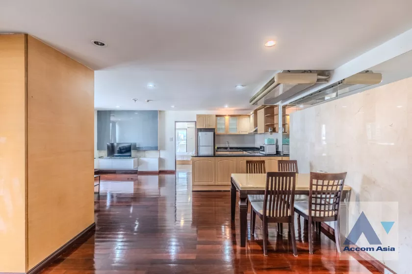 unit 2 Bedrooms  Apartment For Rent in Sukhumvit, Bangkok  near BTS Nana (1413416)