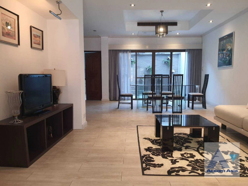 unitFully Furnished, Pet friendly |  3 Bedrooms  House For Rent in Sukhumvit, Bangkok  near BTS Phrom Phong (110087)