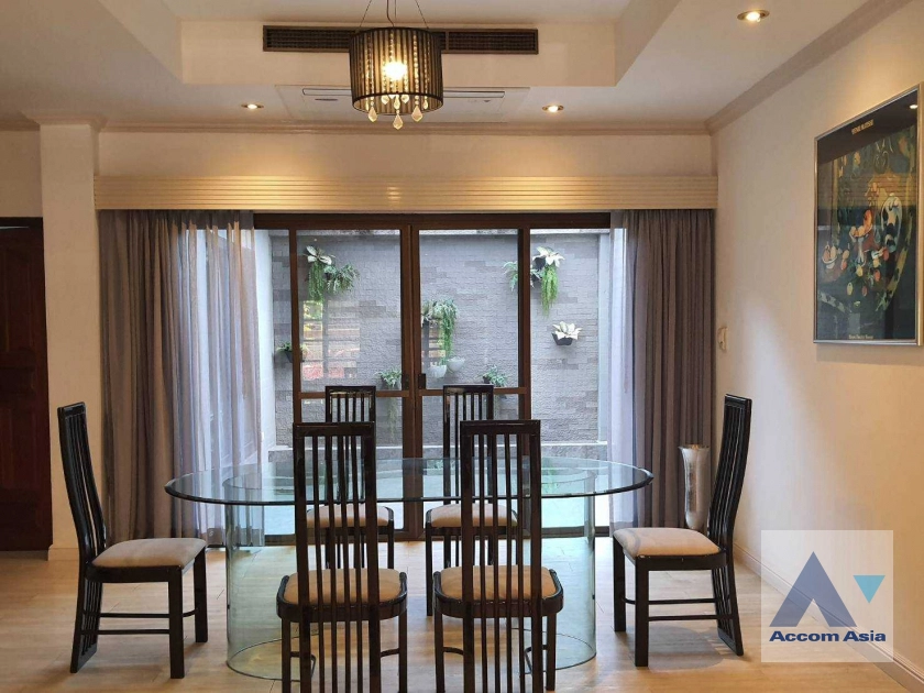 7  3 br House For Rent in Sukhumvit ,Bangkok BTS Phrom Phong 110087