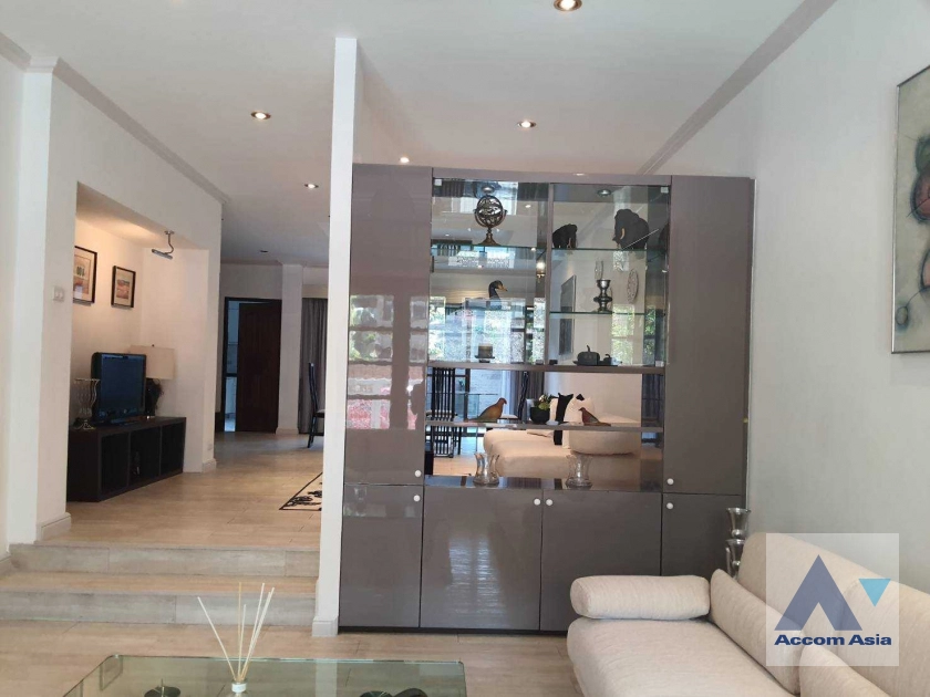  1  3 br House For Rent in Sukhumvit ,Bangkok BTS Phrom Phong 110087